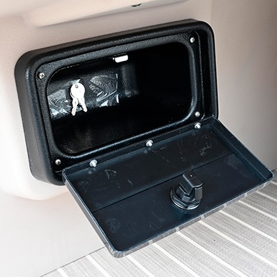 Glove box included in the Mood Package