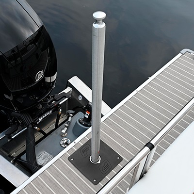 Removable ski pylon