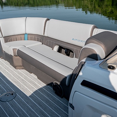 Bow lounger (Sport Edition option)