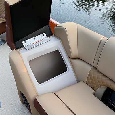 Storage in chaise lounges' reclined unit