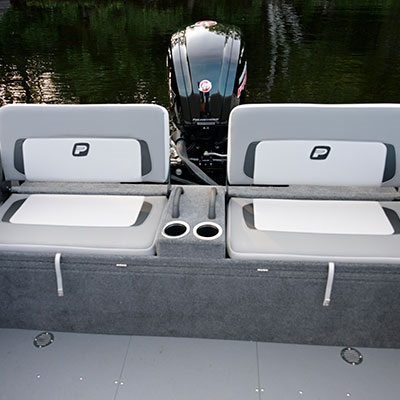 Rear flip-up full-width including 2 fold-down seats