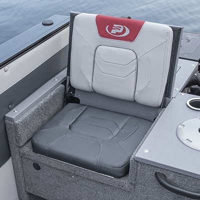 2 stern fold-down jump seats