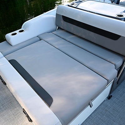 Rear lounger 