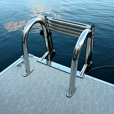 Stern telescopic stainless steel boarding ladder