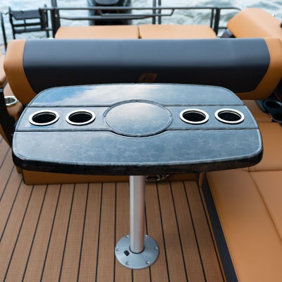 Table amovible noire avec support rabattable et porte-gobelets