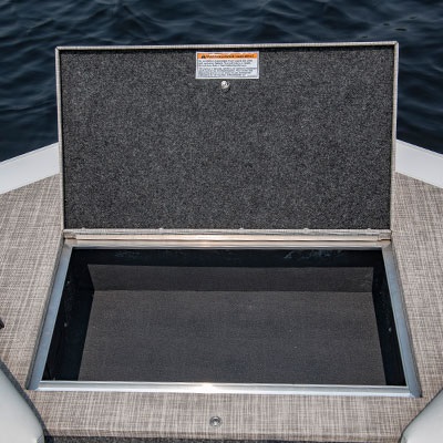 Rangement pour l'ancre dans la plate-forme avant