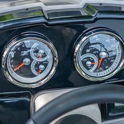 Cadrans standards avec indicateur de vitesse GPS