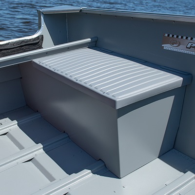 Recouvrement de bancs en polyéthylène texturé